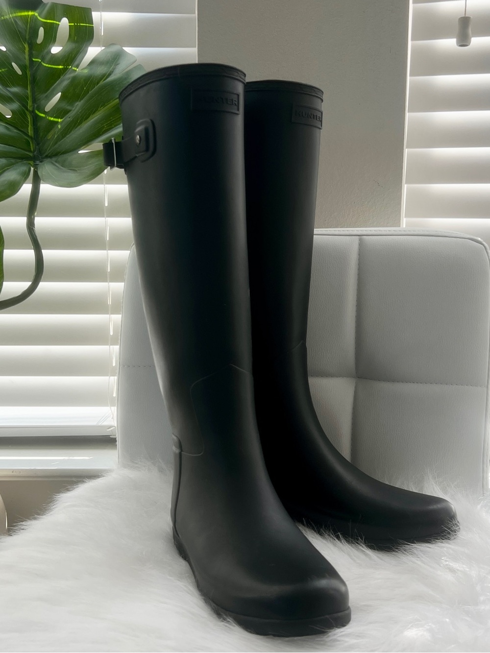 Hunter Tall Matte Black Tall Rain Boots w/Side Buckle Women’s Sz 8, Like New - Picture 10 of 16